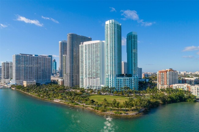 View - 1900 N Bayshore Dr