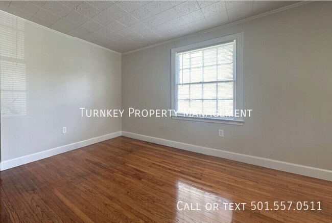 Building Photo - Updated 2 bed/ 1 bath!