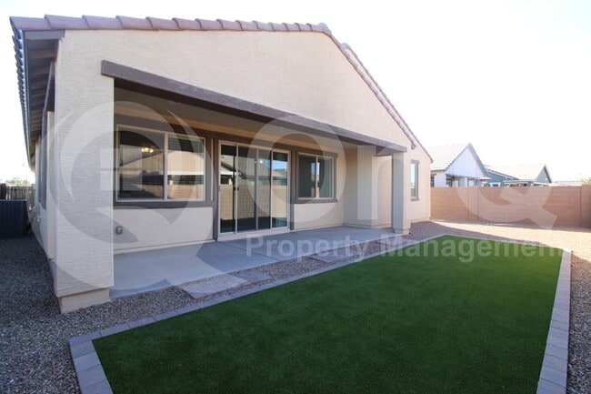 Building Photo - 23034 E Via Del Sol