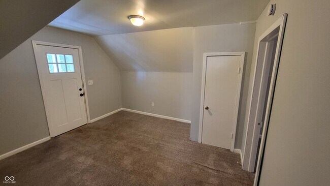 Building Photo - 1807 Raible Ave