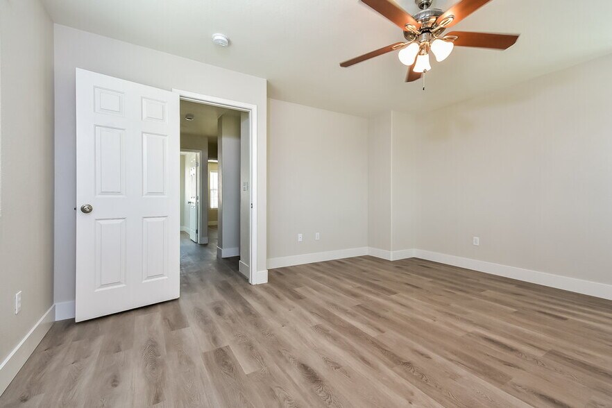 Building Photo - 10424 Concetta Ave