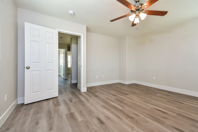 Building Photo - 10424 Concetta Ave