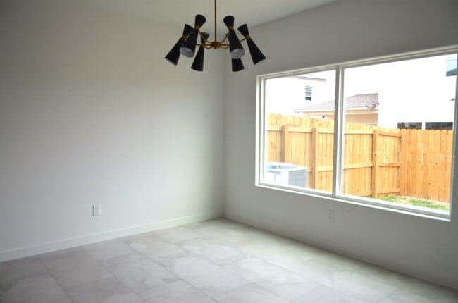 Building Photo - 1027 Birch Loop
