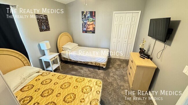 Building Photo - 4802 Cumbrian Lakes Dr
