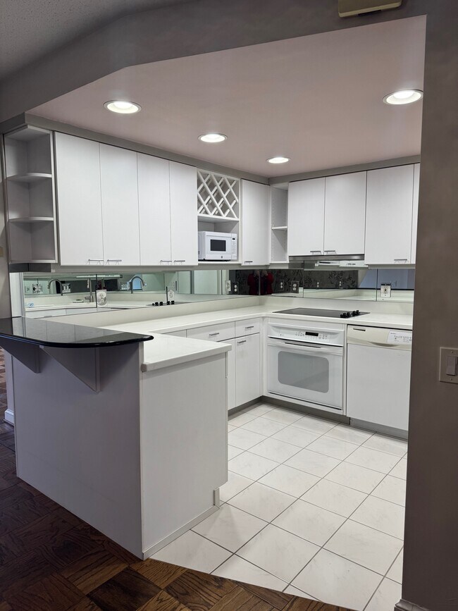 Building Photo - 3101 New Mexico Ave NW