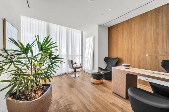 Building Photo - 1400 Biscayne Blvd