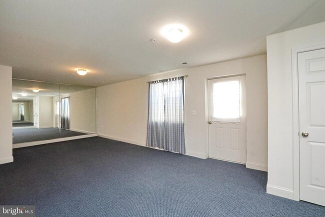 Building Photo - 1028 Llano Dr
