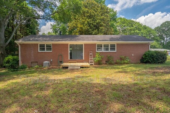 Building Photo - 1248 Cliffwood Dr