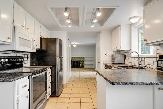 Building Photo - 11030 W Musket St