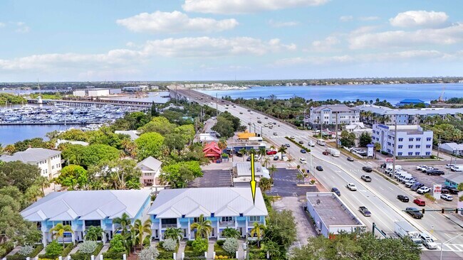 Building Photo - 513 SW Ocean Blvd