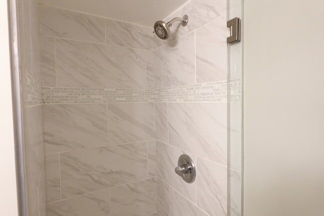 Building Photo - 2401 Huron Terrace