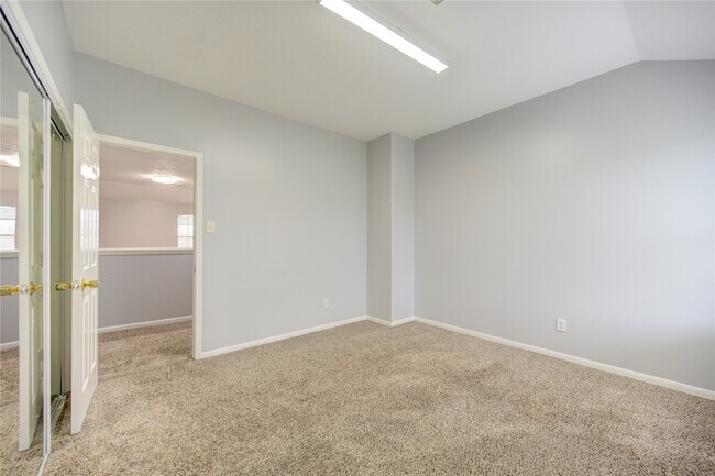 Building Photo - 9351 Royal Way