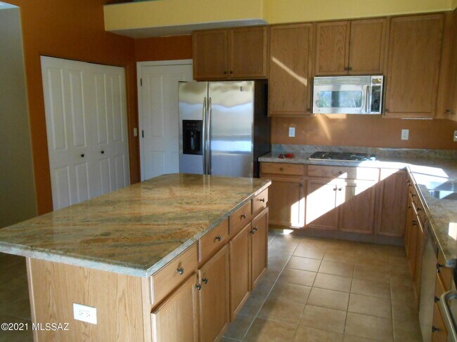 Building Photo - 14048 E Fairway Bluff Ct