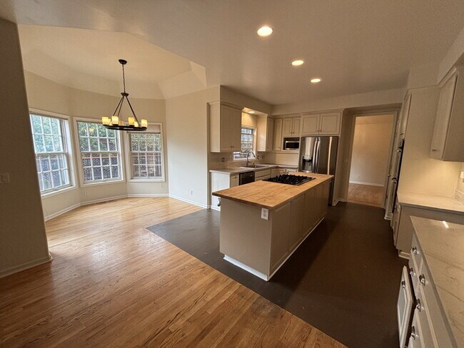 Building Photo - Amazing home in desirable Placerville neighborhood!