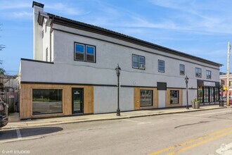 Building Photo - 10 E Jefferson Ave