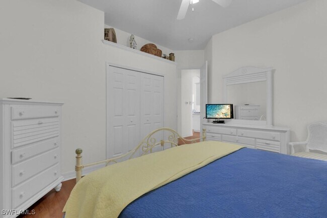 Building Photo - 3335 SW 25th Ct