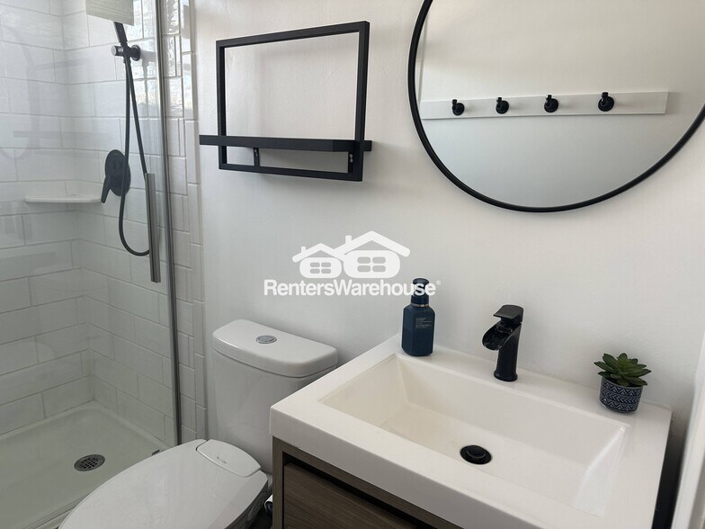 Building Photo - 1603 Charmuth Rd