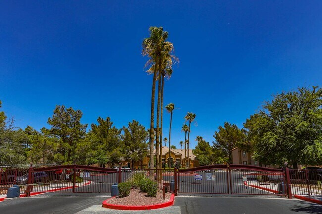 Building Photo - 2 Bed, 2 Bath 1st Floor Condo In West Las ...