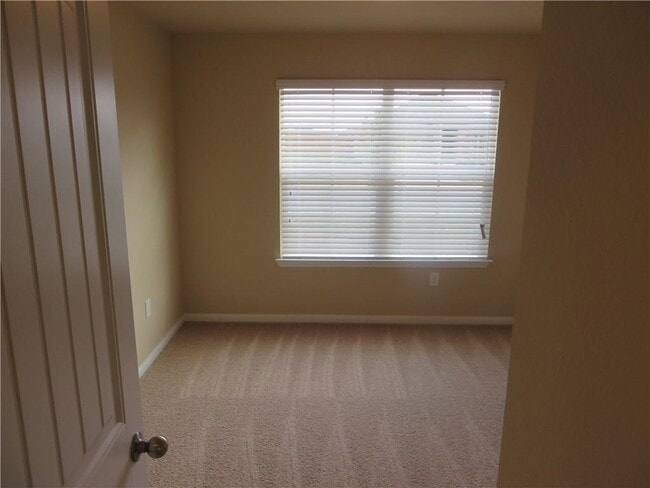Building Photo - 245 Voss