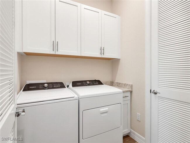 Building Photo - 268 Indies Dr E