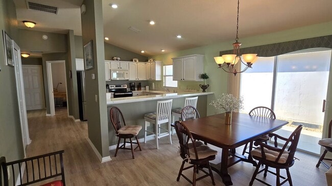 Building Photo - 2453 Violet Ct