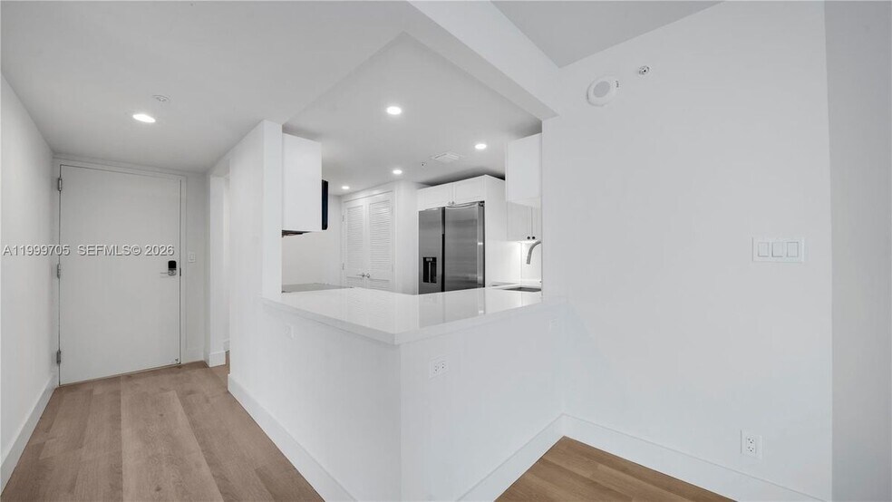 Building Photo - 555 NE 34th St