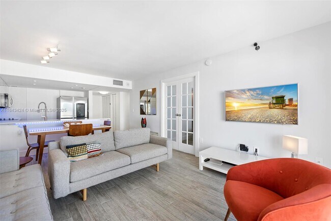 Building Photo - 345 Ocean Dr