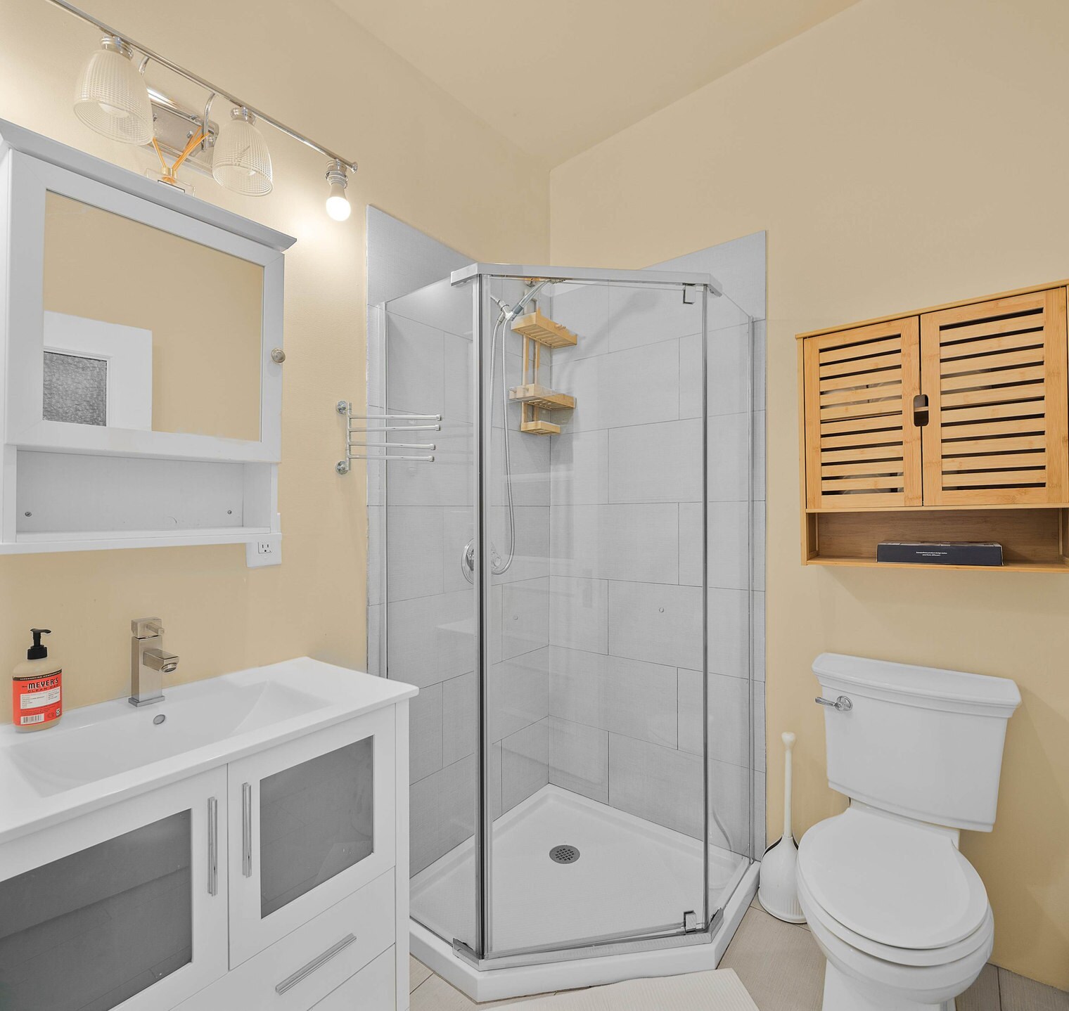 Building Photo - 354 Bowery