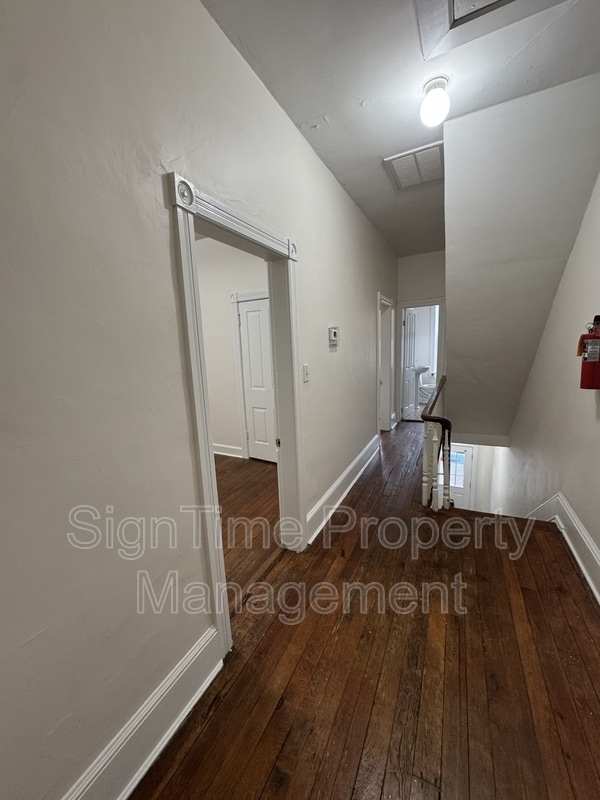 Building Photo - 40 E Franklin St