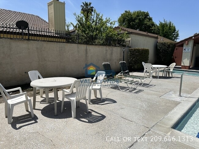 Building Photo - 541 San Vincente Ct
