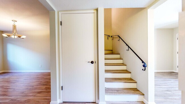 Building Photo - PURE Property Management Presents: Beautiful 3 Bedroom/2 Bath in Santa Rosa!