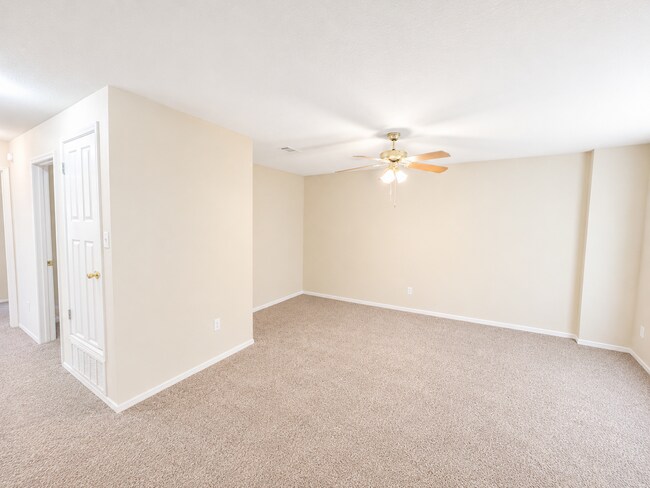 Building Photo - AVAILABLE JULY 1st