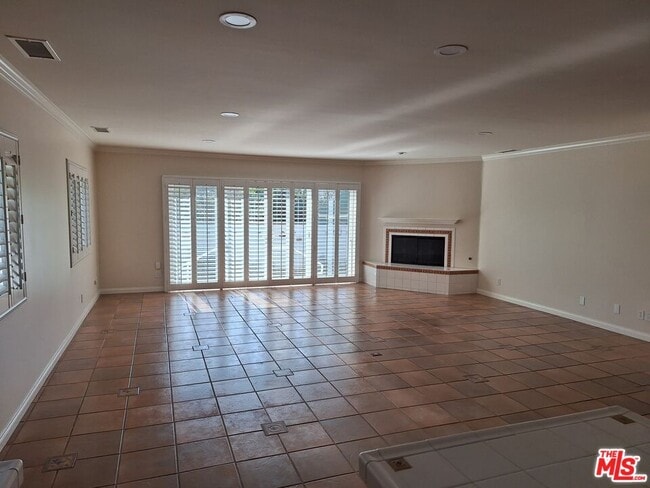 Building Photo - 7539 Denrock Ave