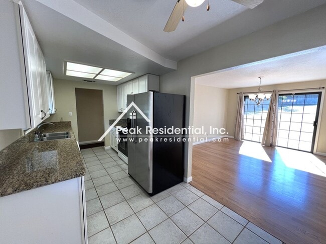 Building Photo - Wonderful 3bd/2ba Orangevale Home with Spa...
