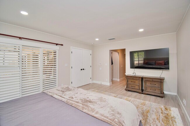 Building Photo - 6805 Allegre Ct