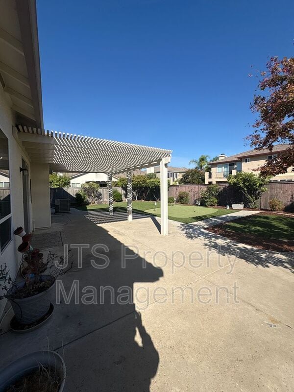 Building Photo - 2905 Peppergrass Way