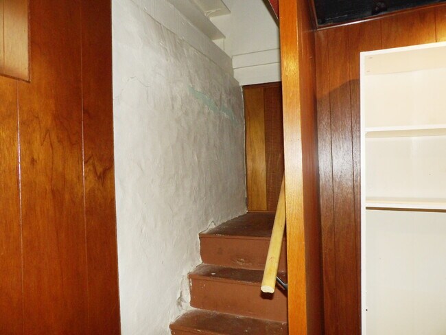 Building Photo - 3 Bedrooms | 2 Bathrooms Near UofM