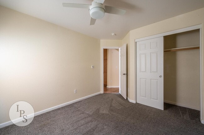 Building Photo - 591 S Bundy Dr