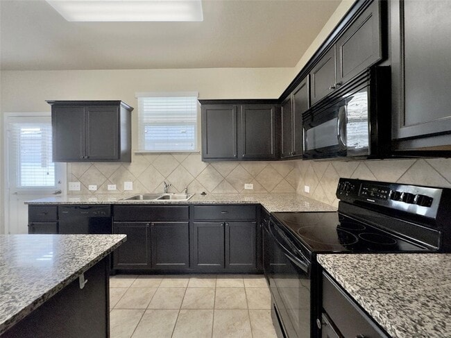 Building Photo - 713 Katmai Cir