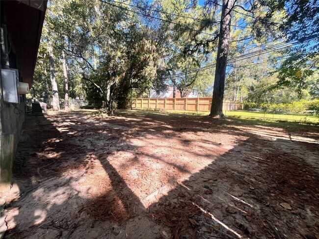 Building Photo - 1914 Indian Shores Rd