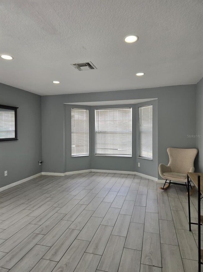 Building Photo - 410 Otter Creek Dr