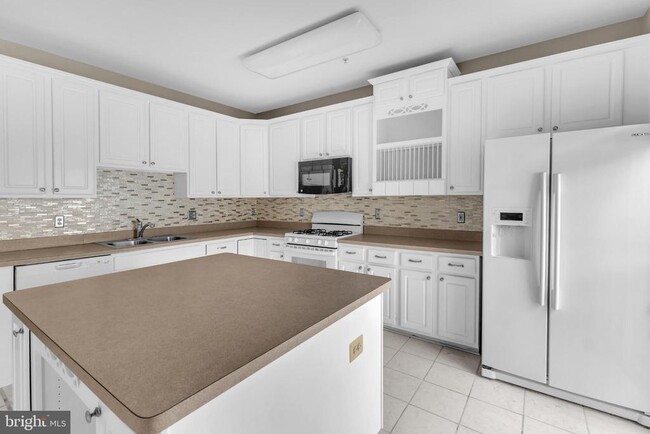 Building Photo - 1809 Spanish Oak Ln