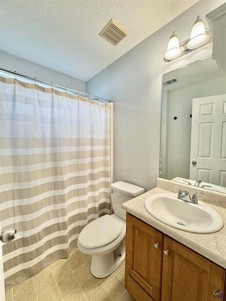Building Photo - 508 Covington Cove