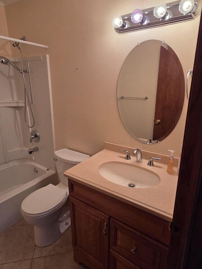 Building Photo - 286 Nantucket Harbor