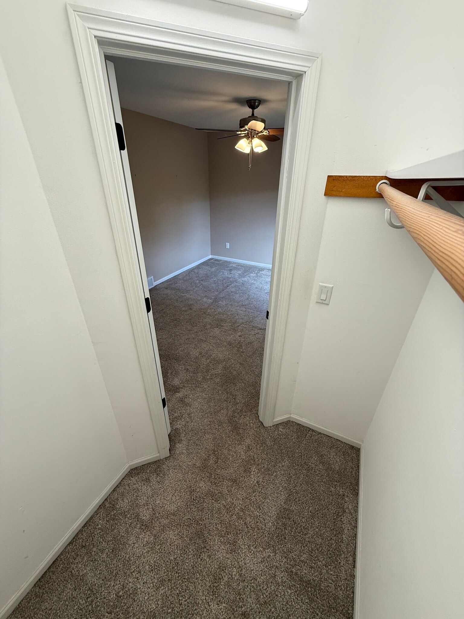 Building Photo - 710 Mesta Ln