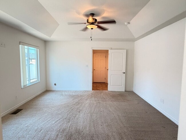Building Photo - GORGEOUS 3Bed 2Bath 3Car Garage in NorthEast GJ!!!!!