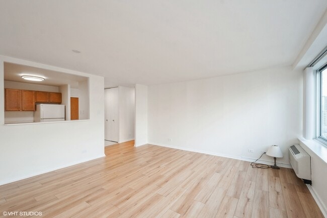 Building Photo - 211 E Ohio St