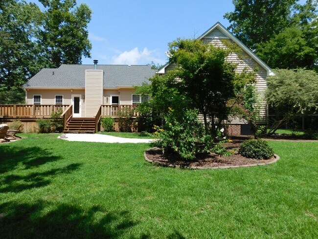 Building Photo - 300 Taliaferro Ln
