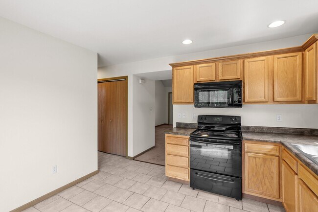 Building Photo - 509-511 Glenstone Dr.