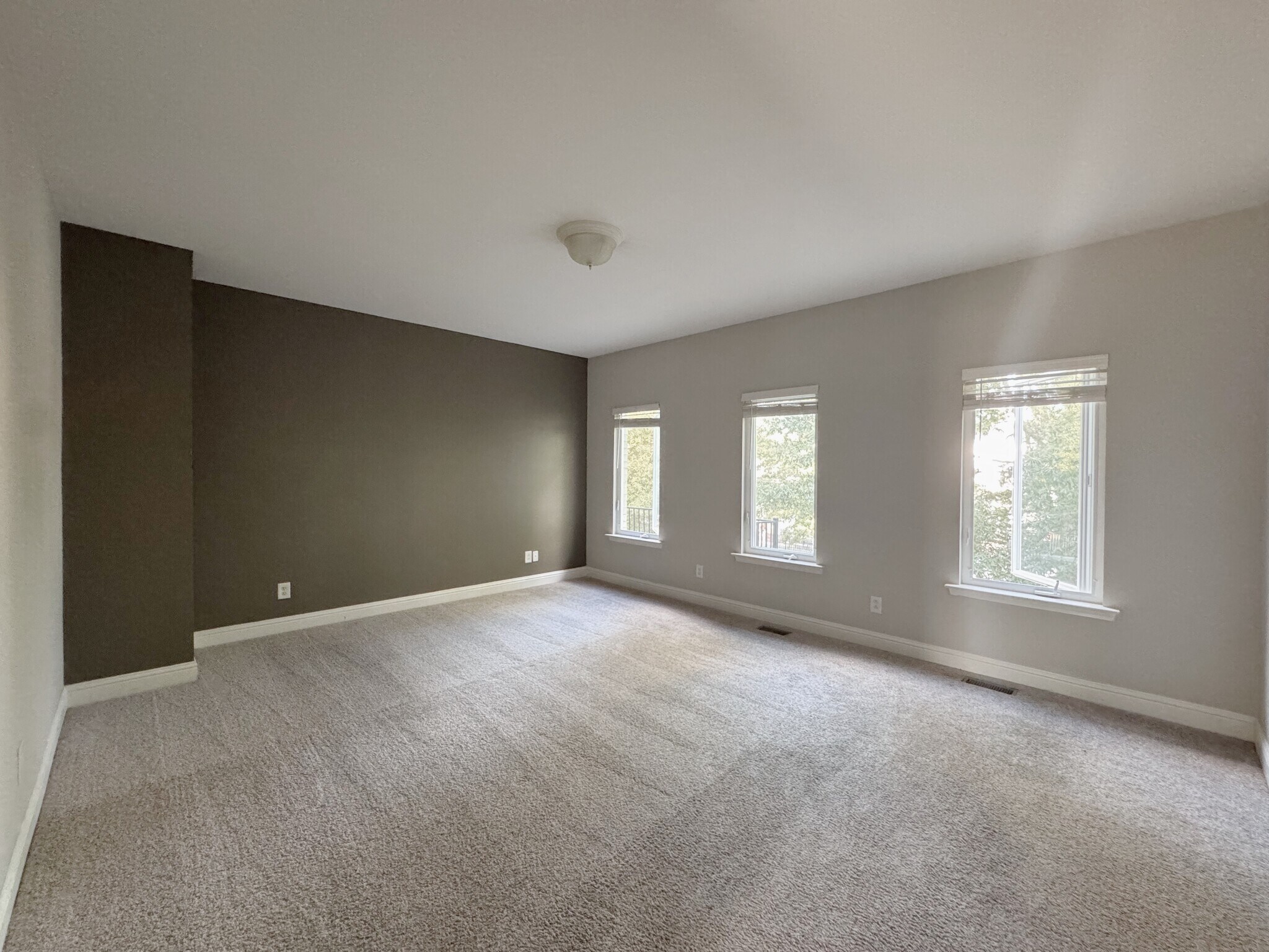 Building Photo - 4316 Summercrest Blvd